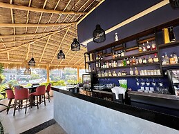 Pinnacle Resorts 220