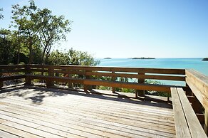 Island Seaside Suites