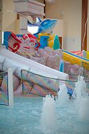 Grand Marquis Waterpark Hotel & Suites
