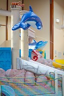 Grand Marquis Waterpark Hotel & Suites