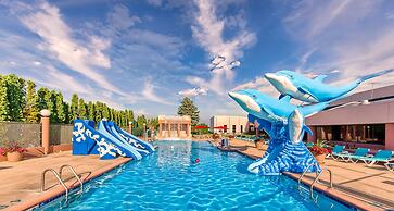 Grand Marquis Waterpark Hotel & Suites
