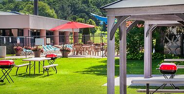 Grand Marquis Waterpark Hotel & Suites