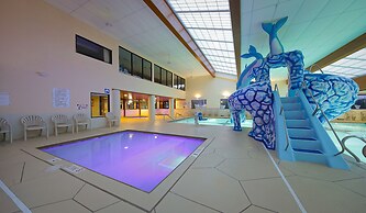 Grand Marquis Waterpark Hotel & Suites