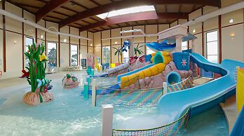 Grand Marquis Waterpark Hotel & Suites