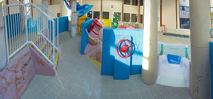 Grand Marquis Waterpark Hotel & Suites