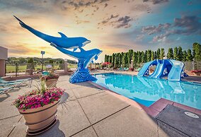 Grand Marquis Waterpark Hotel & Suites