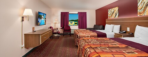 Grand Marquis Waterpark Hotel & Suites