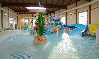 Grand Marquis Waterpark Hotel & Suites