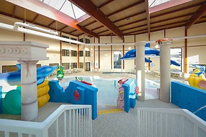 Grand Marquis Waterpark Hotel & Suites