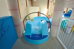 Grand Marquis Waterpark Hotel & Suites