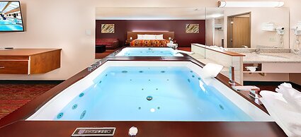 Grand Marquis Waterpark Hotel & Suites