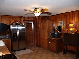 The White House on Freedom Way