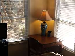 The White House on Freedom Way