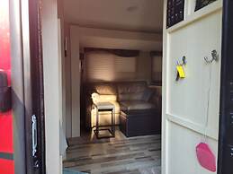 The White House on Freedom Way