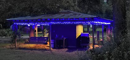 The White House on Freedom Way