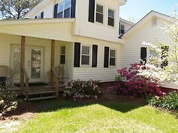 The White House on Freedom Way