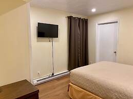First Canada Inn Cornwall