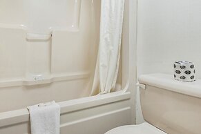 First Canada Inn Cornwall