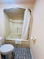 First Canada Inn Cornwall