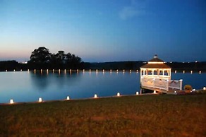 Lefevre Inn and Resort