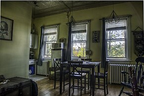 Canalside Restaurant, Inn & Kitchen store