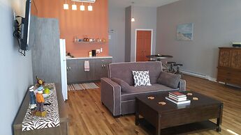 Canalside Restaurant, Inn & Kitchen store