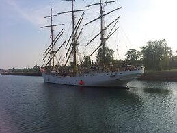 Canalside Restaurant, Inn & Kitchen store