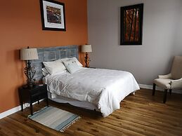 Canalside Restaurant, Inn & Kitchen store