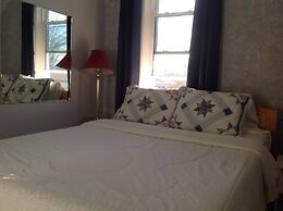 10th Avenue Guest House & Suites