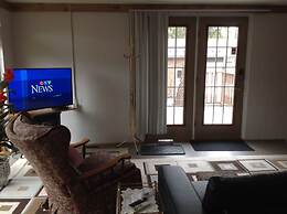 10th Avenue Guest House & Suites