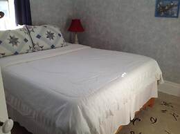 10th Avenue Guest House & Suites