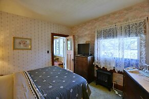 10th Avenue Guest House & Suites