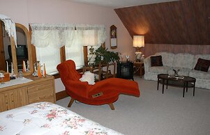 10th Avenue Guest House & Suites