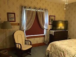 10th Avenue Guest House & Suites