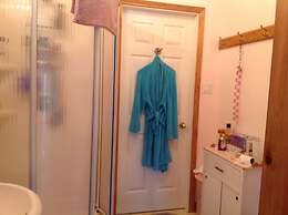 10th Avenue Guest House & Suites