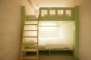 Mr Lobster's Secret Den Design Hostel