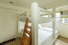 Mr Lobster's Secret Den Design Hostel