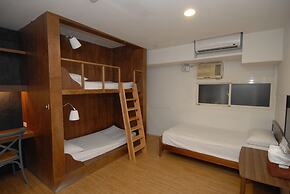 Mr Lobster's Secret Den Design Hostel