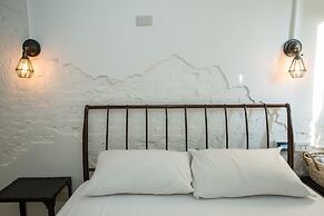 Mr Lobster's Secret Den Design Hostel