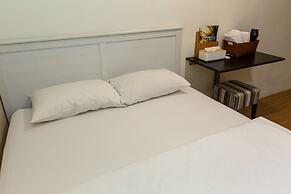 Mr Lobster's Secret Den Design Hostel