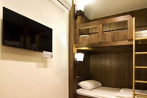 Mr Lobster's Secret Den Design Hostel