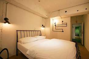 Mr Lobster's Secret Den Design Hostel