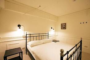 Mr Lobster's Secret Den Design Hostel