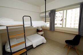 Mr Lobster's Secret Den Design Hostel