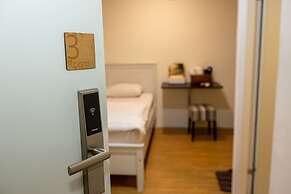 Mr Lobster's Secret Den Design Hostel