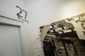 Mr Lobster's Secret Den Design Hostel