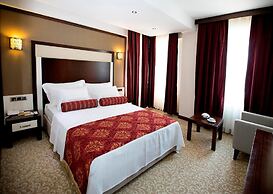 Lavin Otel