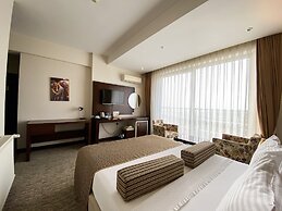 Lavin Otel