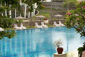 Santika Premiere Kota Harapan Indah