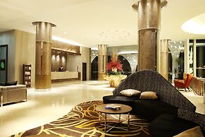 Santika Premiere Kota Harapan Indah